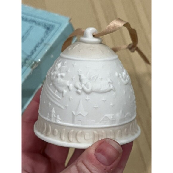 VINTAGE 1989 ANNUAL LLADRO CHRISTMAS BELL PORCELAIN BISQUE ORNAMENT With Box - Picture 5 of 8